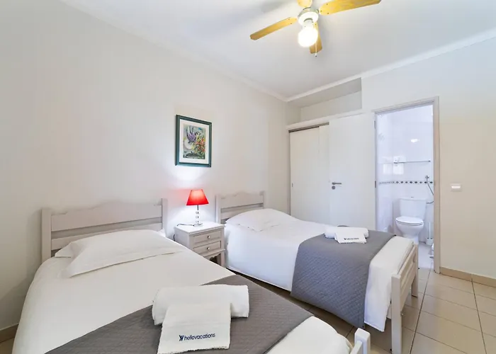 Passport - 201 By Hellovacations *